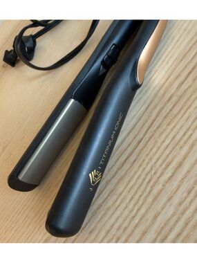 JR Titanium Ionic Hair Straightener Flat Iron | Ceramic Plates | Adjustable Heat
